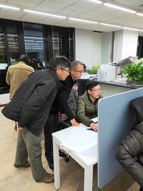 新華日?qǐng)?bào)社現(xiàn)場(chǎng).jpg 新華日?qǐng)?bào)社現(xiàn)場(chǎng).jpg